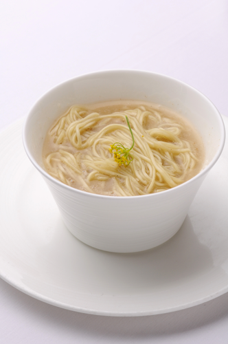米粉を使ったスープのシンプルなラーメン＜森住 康二＞
